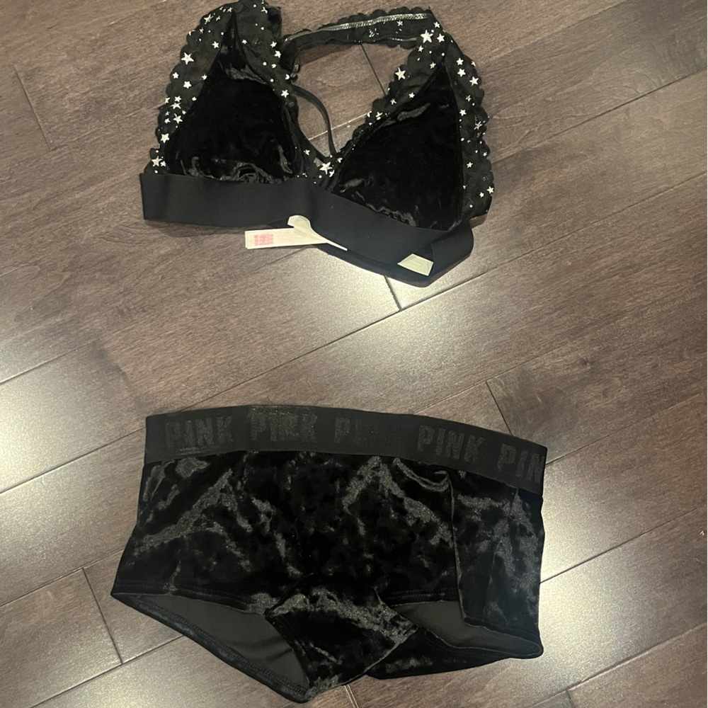 Crushed velvet boy shorts and bra